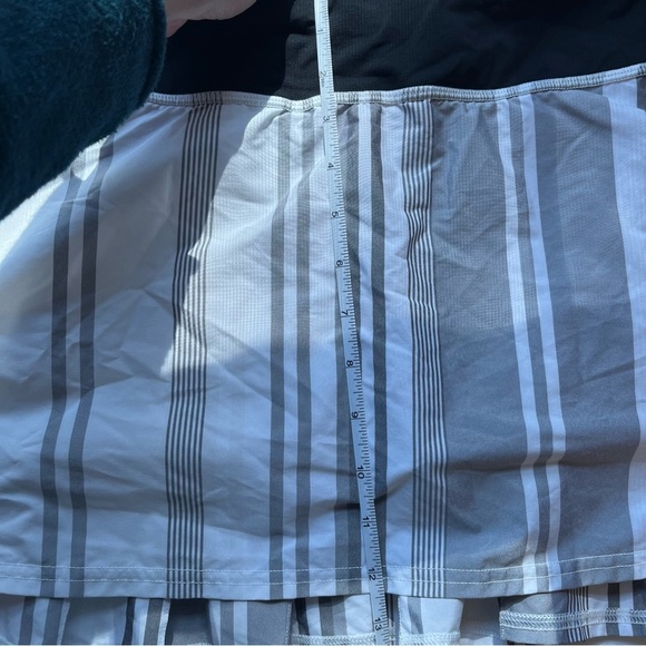Lululemon Run Pace Setter Black and White Striped Tennis Skirt Size 4 Tall - Picture 5 of 8